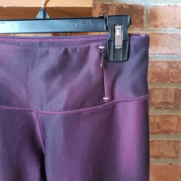 Calia by Carrie Underwood Essential Printed Capri Leggings in Gothic Plum - Picture 3 of 5